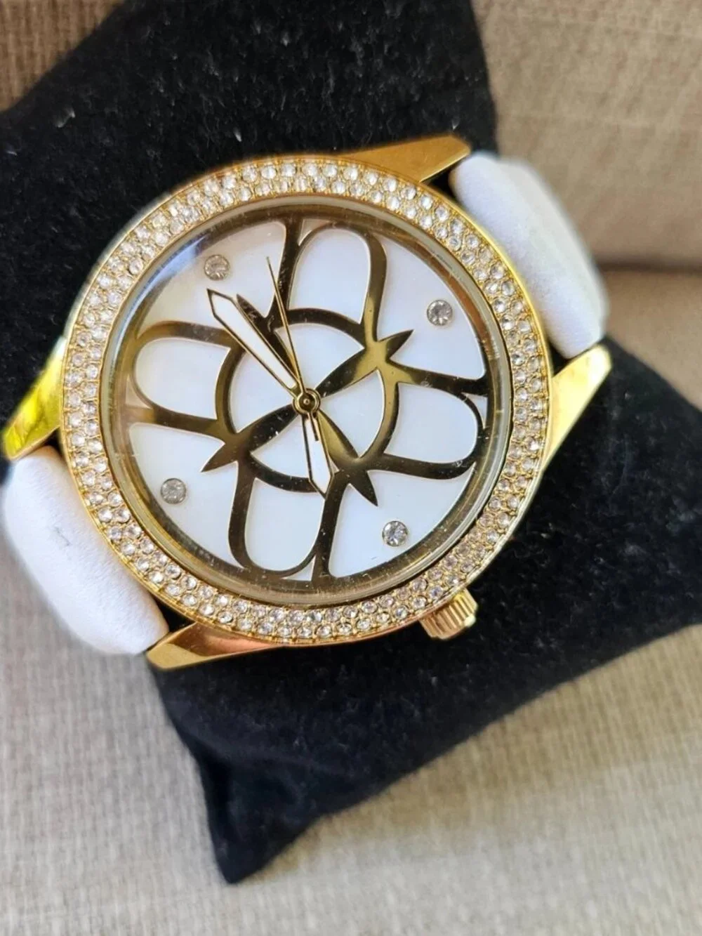 Nicole Miller Ladies Wristwatch White Genuine Leather Strap Quartz Analog Watch